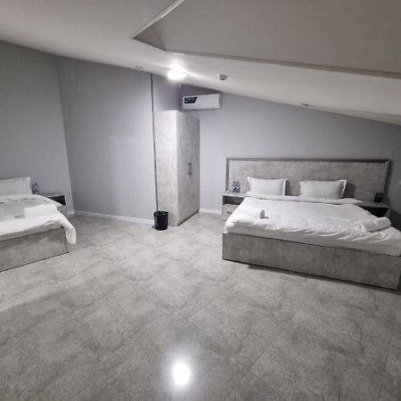 Revel Hotel Tasken Kültér fotó