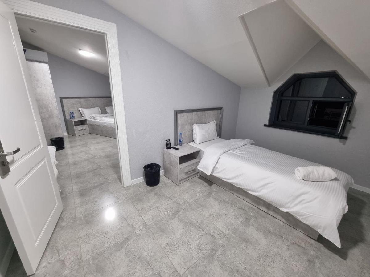 Revel Hotel Tasken Kültér fotó
