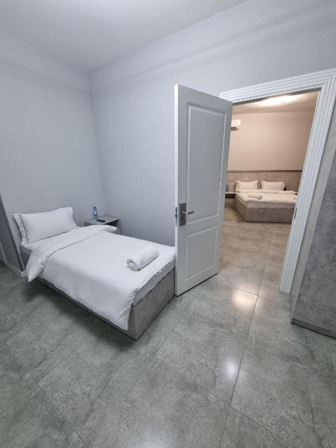 Revel Hotel Tasken Kültér fotó