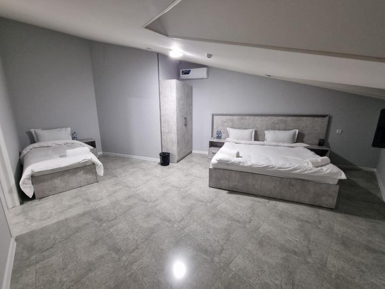 Revel Hotel Tasken Kültér fotó