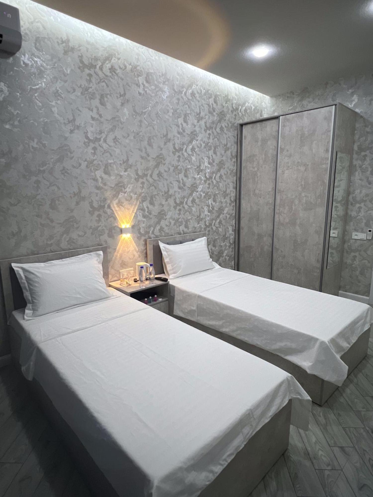 Revel Hotel Tasken Kültér fotó